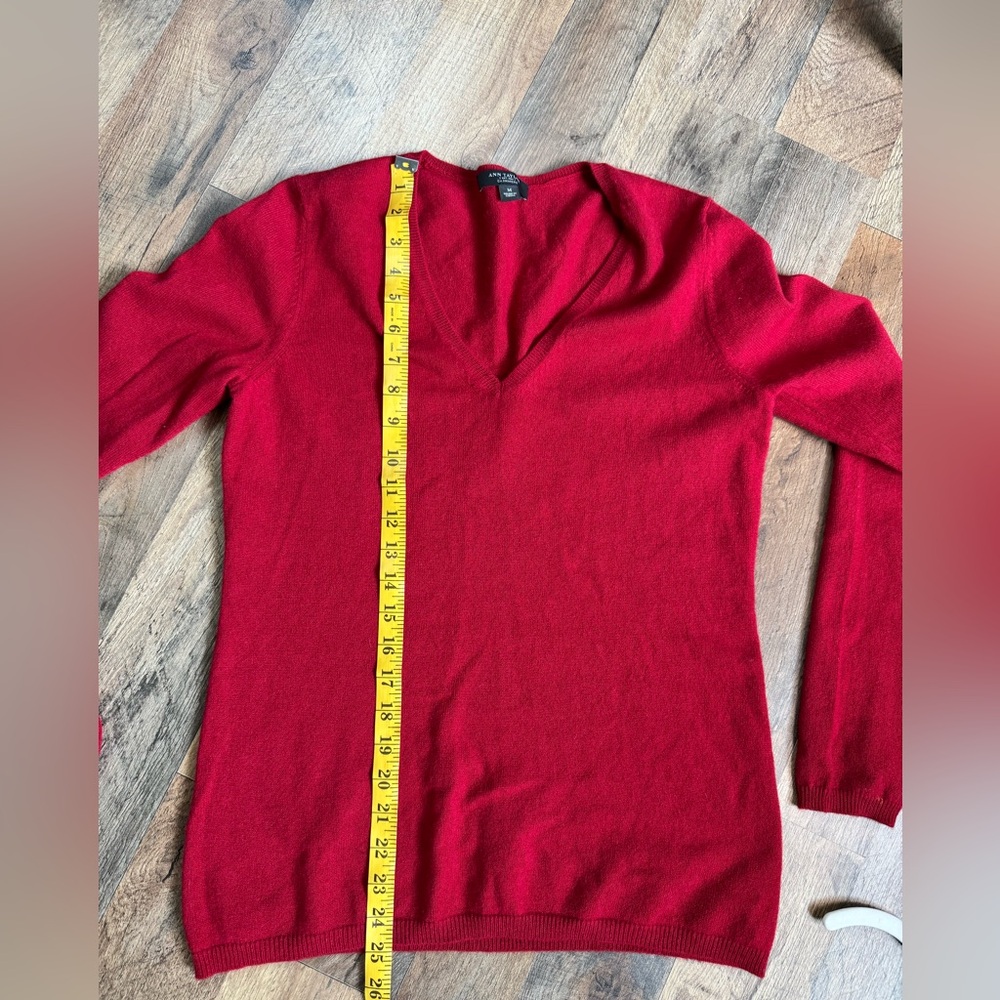 Ann Taylor Red 100% Cashmere V-Neck Sweater Women’s Med - Picture 7 of 10